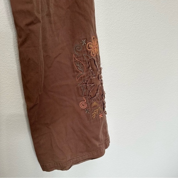 Prana Y2K chocolate brown flora appliqué mid rise flare leg pant size small flaw - Picture 5 of 6